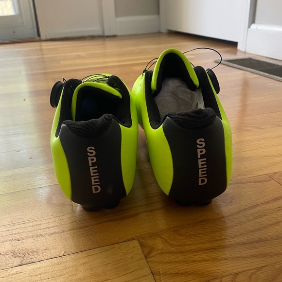 Speed Spin Shoes - Picture 2 of 6